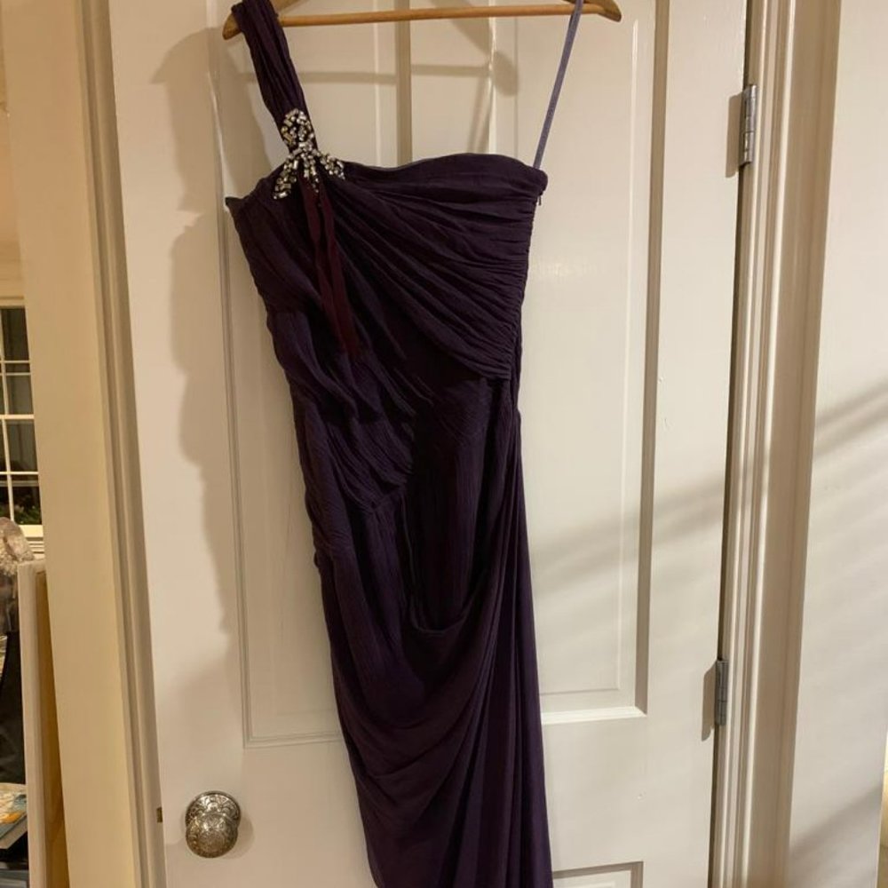 Vera Wang extraordinary Lavender Label gown w/ crystal brooch